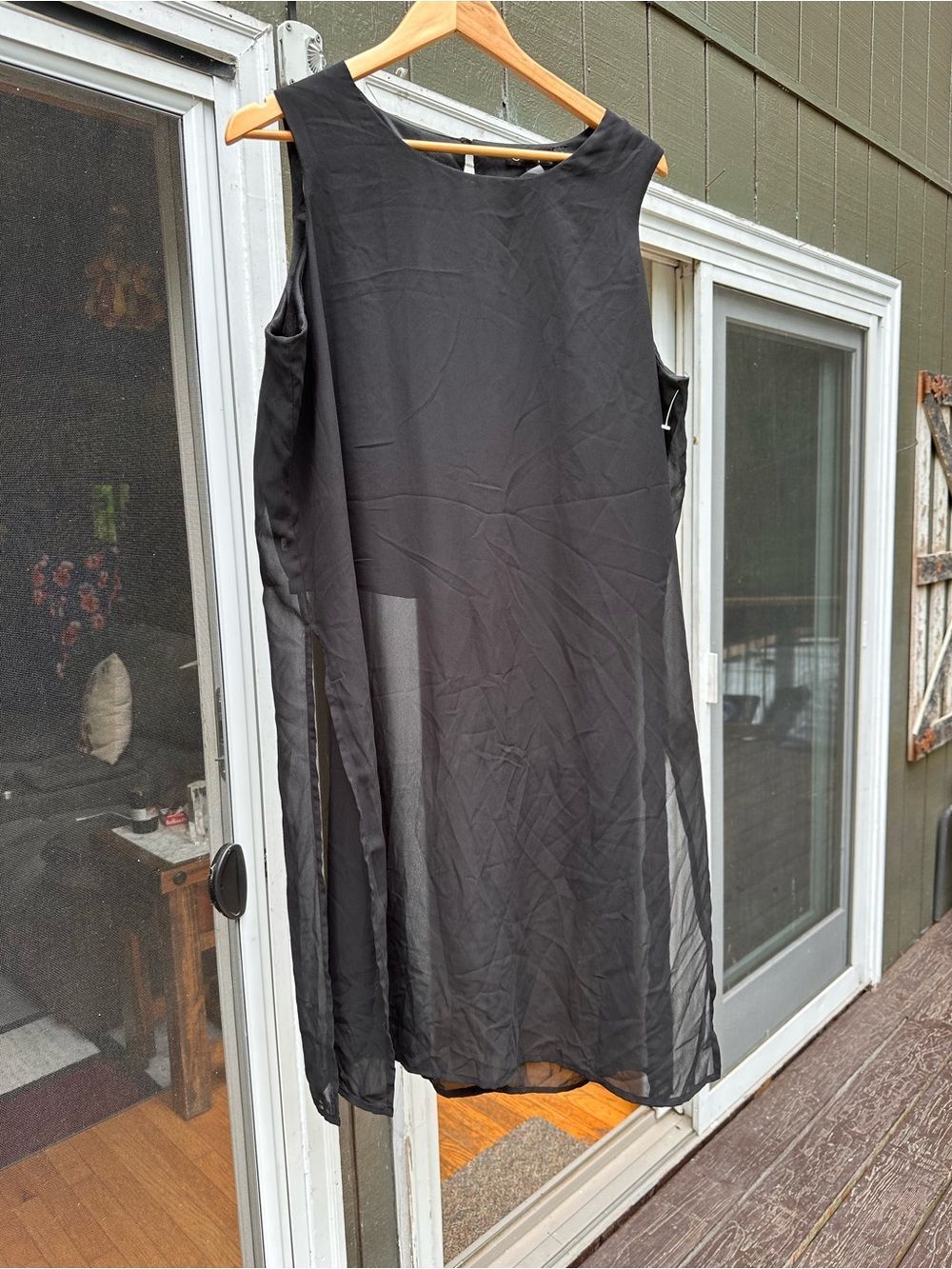 Black Sleeveless Chiffon Overlay blouse